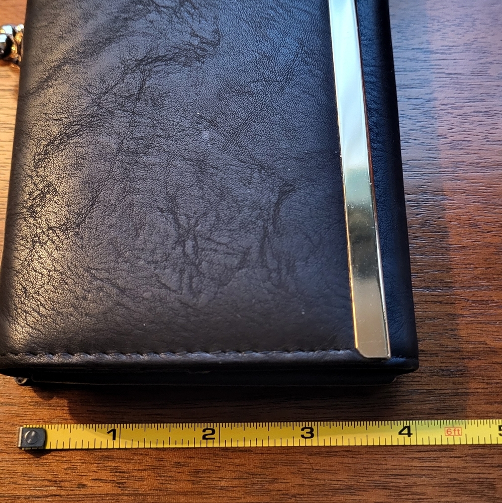 🌹Rose-Scented Black And Gold Vegan Leather Clutch Wallet - Picture 7 of 9